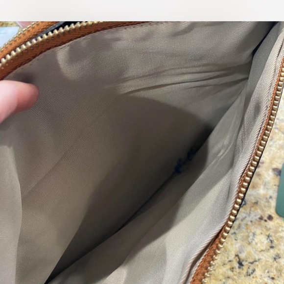 Valentina Black and Tan Leather‎ Shoulder Bag - Picture 6 of 9